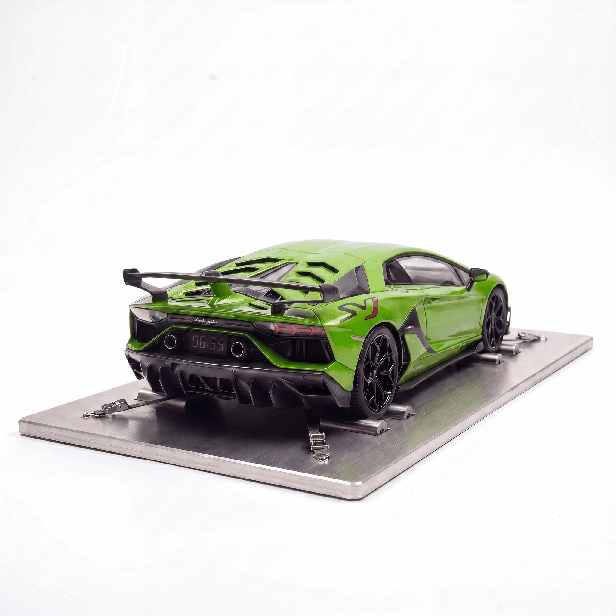 Green Lamborghini Aventador SVJ